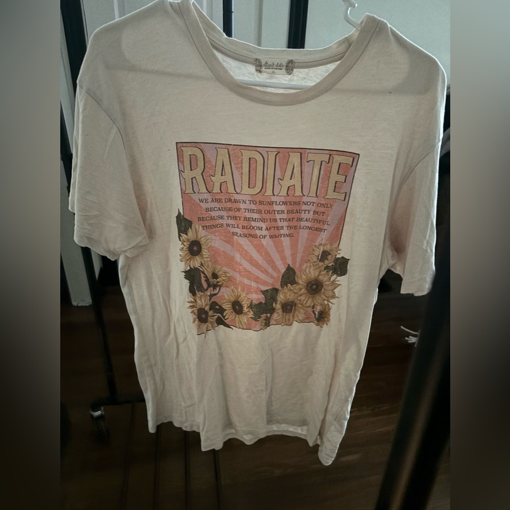 XS Altar’d state graphic tee